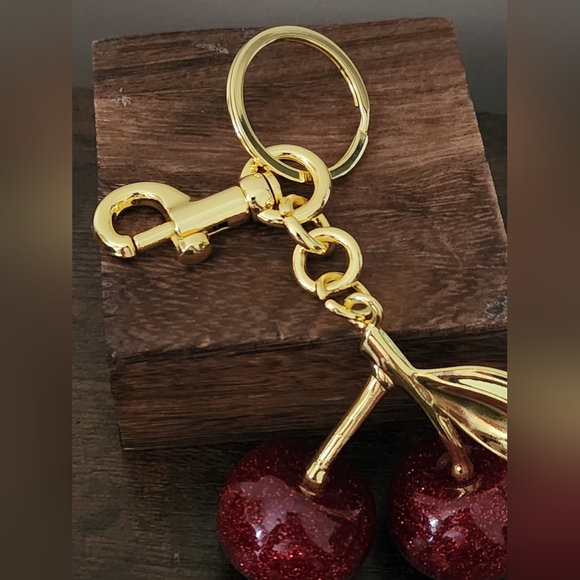 CHERRY BAG CHARM / KEYCHAIN - Picture 4 of 4